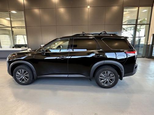 2023 Nissan Pathfinder SV