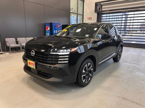 Super Black 2025 Nissan Kicks SV