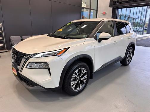 Pearl White Tricoat 2023 Nissan Rogue SV