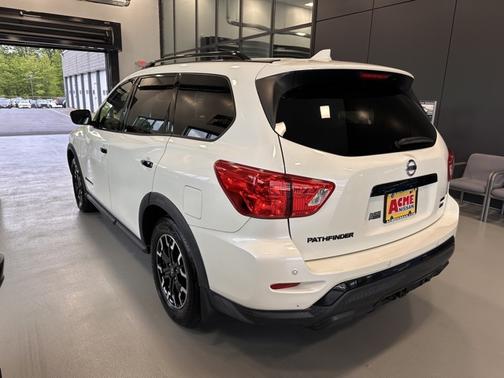 2020 Nissan Pathfinder SV