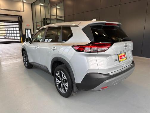 Brilliant Silver Metallic 2022 Nissan Rogue SV