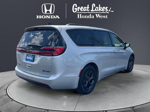 Silver Mist Clearcoat 2024 Chrysler Pacifica Hybrid Premium S Appearance Pkg