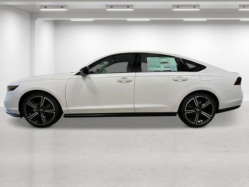Platinum White Pearl 2026 Honda Accord SE