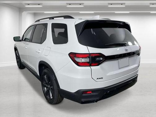 Platinum White Pearl 2026 Honda Pilot Sport
