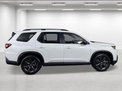 Platinum White Pearl 2026 Honda Pilot Sport