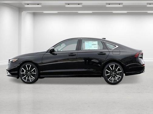 Crystal Black Pearl 2026 Honda Accord Hybrid Touring