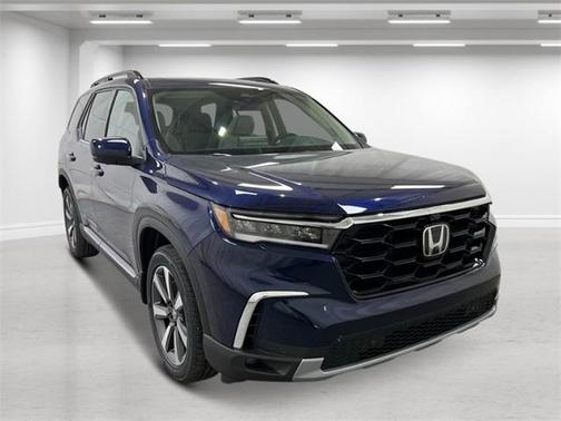 2025 Honda Pilot Touring 8-Passenger