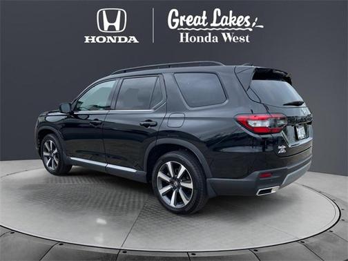 2025 Honda Pilot Touring 8-Passenger