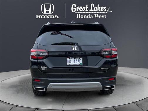2025 Honda Pilot Touring 8-Passenger
