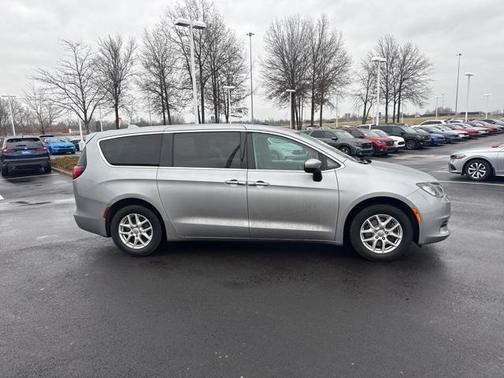 2017 Chrysler Pacifica Touring