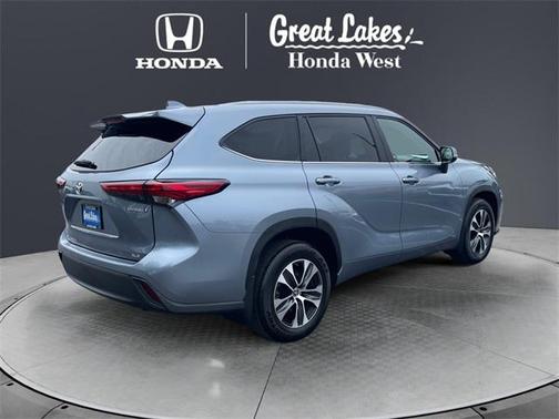 2023 Toyota Highlander Hybrid XLE