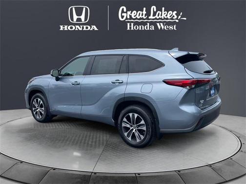 2023 Toyota Highlander Hybrid XLE