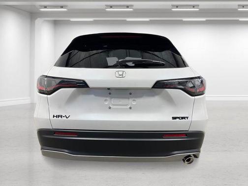 Platinum White Pearl 2026 Honda HR-V AWD Sport