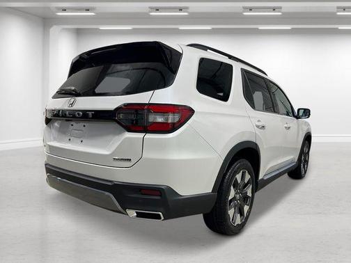 Platinum White Pearl 2026 Honda Pilot Touring 8-Passenger
