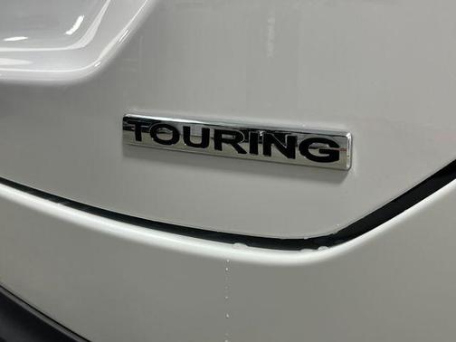 Platinum White Pearl 2026 Honda Pilot Touring 8-Passenger