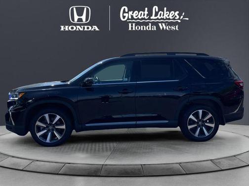 Crystal Black Pearl 2025 Honda Pilot Touring 8-Passenger