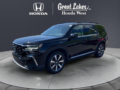 Crystal Black Pearl 2025 Honda Pilot Touring 8-Passenger