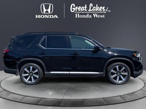 Crystal Black Pearl 2025 Honda Pilot Touring 8-Passenger
