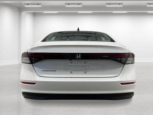 Platinum White Pearl 2026 Honda Accord SE