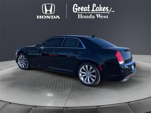 2017 Chrysler 300 Limited