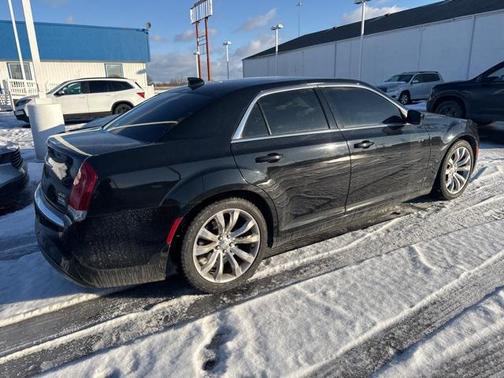 2017 Chrysler 300 Limited