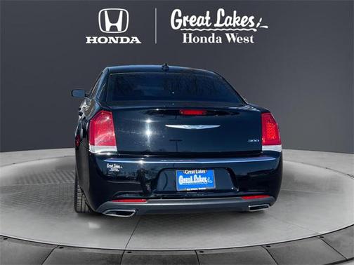 2017 Chrysler 300 Limited