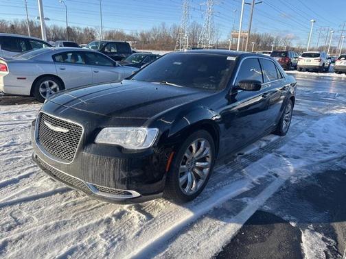2017 Chrysler 300 Limited