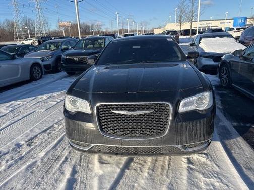 2017 Chrysler 300 Limited