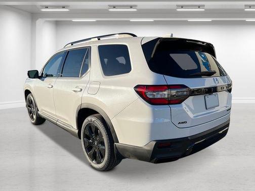 Platinum White Pearl 2026 Honda Pilot Black Edition