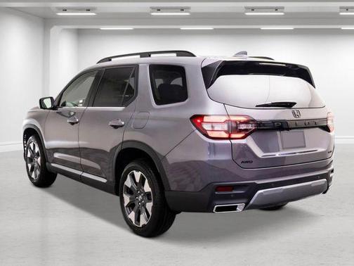 Modern Steel Metallic 2026 Honda Pilot Elite