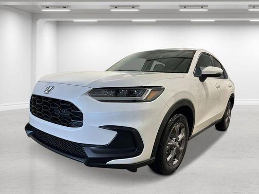 Platinum White Pearl 2026 Honda HR-V LX