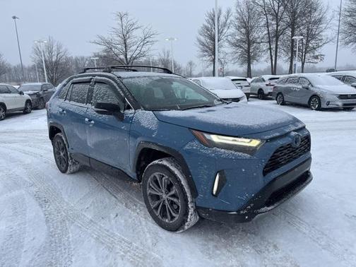 2023 Toyota RAV4 Hybrid SE
