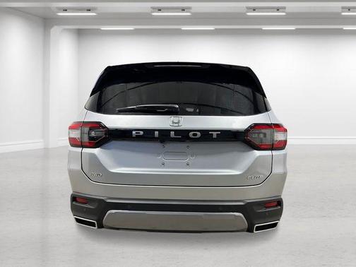 Solar Silver Metallic 2026 Honda Pilot Elite