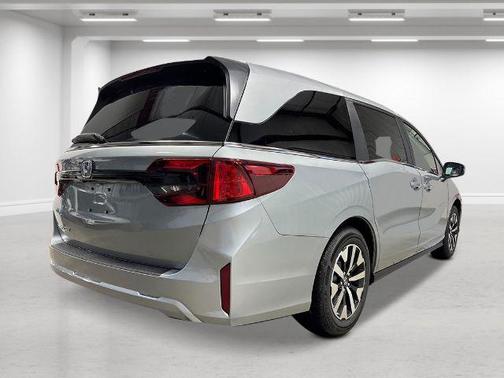 Solar Silver Metallic 2026 Honda Odyssey EX-L