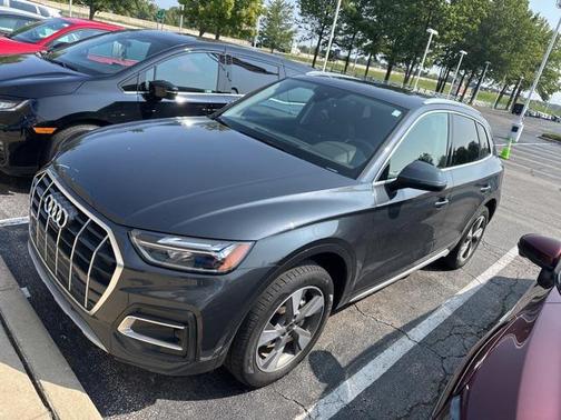2023 Audi Q5 40 Premium Plus