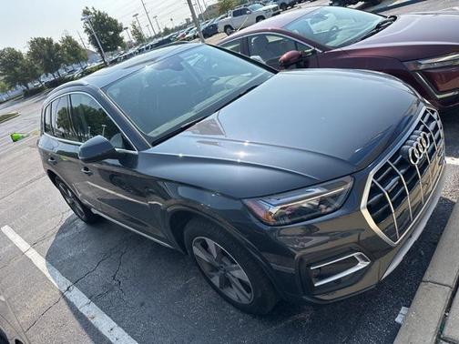 2023 Audi Q5 40 Premium Plus