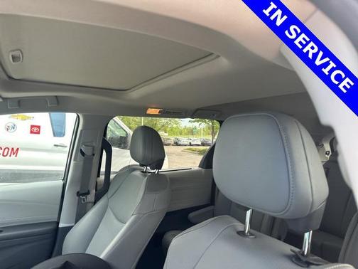 2021 Toyota Sienna XLE 8 Passenger