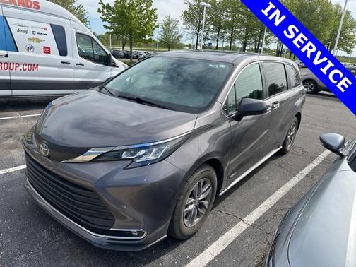 2021 Toyota Sienna XLE 8 Passenger