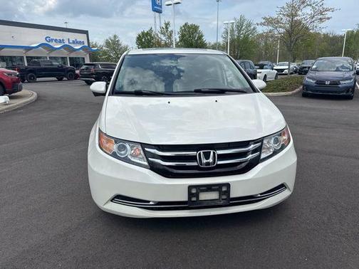 White Diamond Pearl 2017 Honda Odyssey EX-L