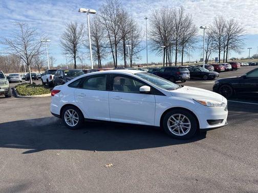 Oxford White 2018 Ford Focus SE