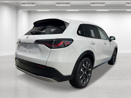 Platinum White Pearl 2026 Honda HR-V EX-L