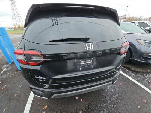 2023 Honda Pilot AWD Elite