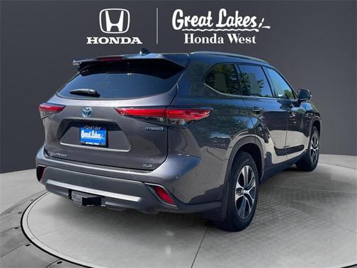 2022 Toyota Highlander Hybrid XLE