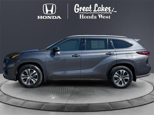 2022 Toyota Highlander Hybrid XLE