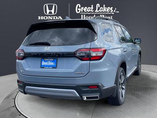 Sonic Gray Pearl 2023 Honda Pilot Touring 8-Passenger