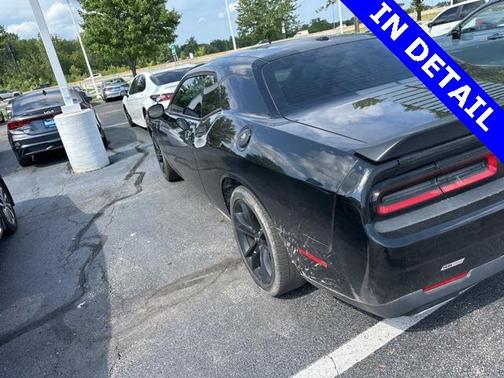 2017 Dodge Challenger SXT