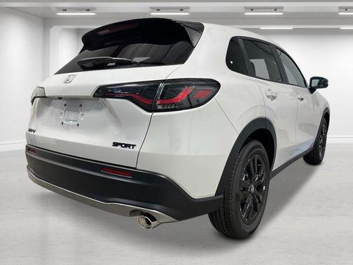 Platinum White Pearl 2026 Honda HR-V AWD Sport