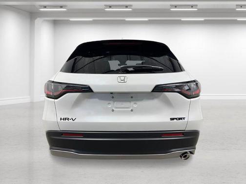 Platinum White Pearl 2026 Honda HR-V AWD Sport