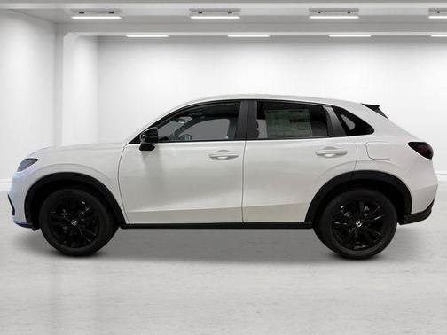Platinum White Pearl 2026 Honda HR-V AWD Sport