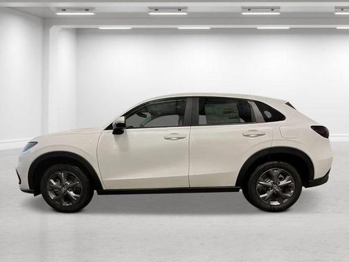 Platinum White Pearl 2026 Honda HR-V LX